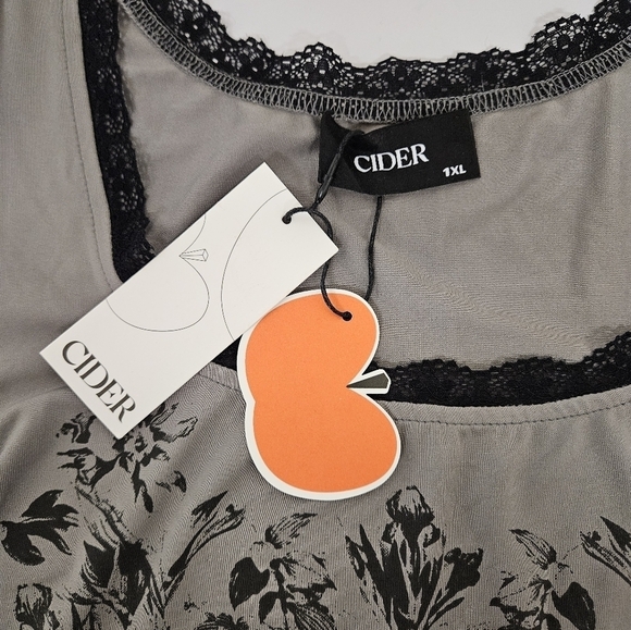 Cider Square Neck Lace Trim Skull and Flowers Long Sleeve Top in Gray Sz 1X NWT - Picture 10 of 13